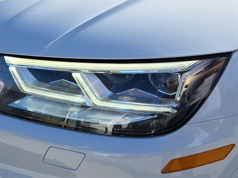 Used 2020 Audi Q5 e Prestige w/ Prestige Package image 36