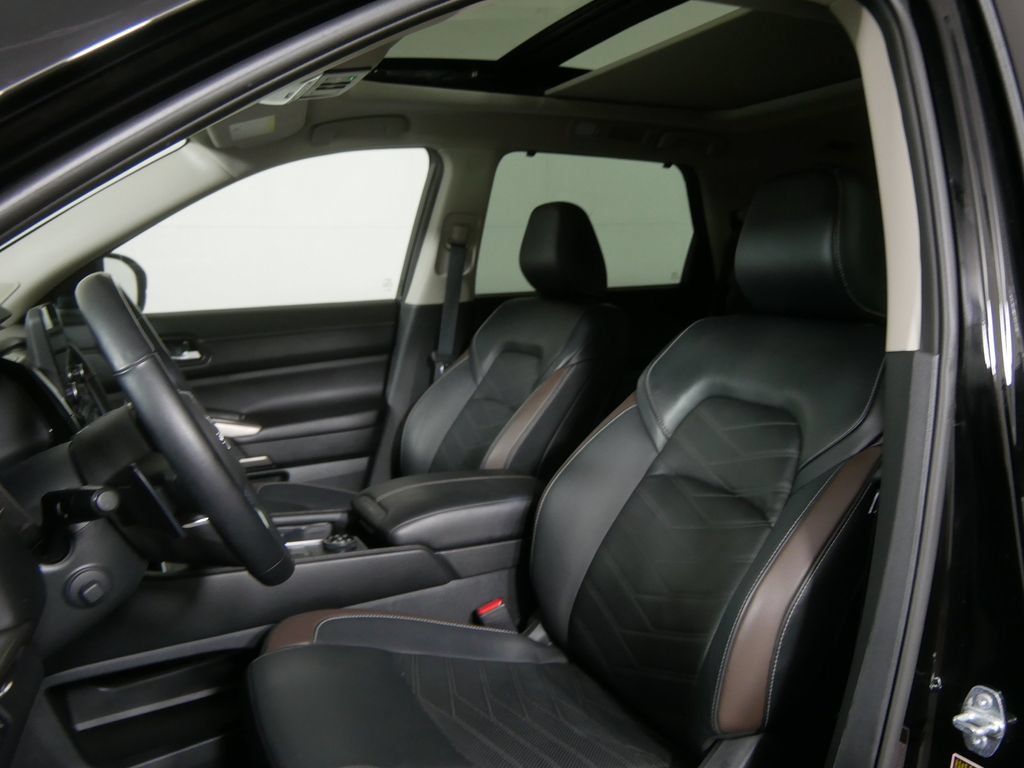 Used 2023 Nissan Pathfinder Platinum AWD/4WD image 10