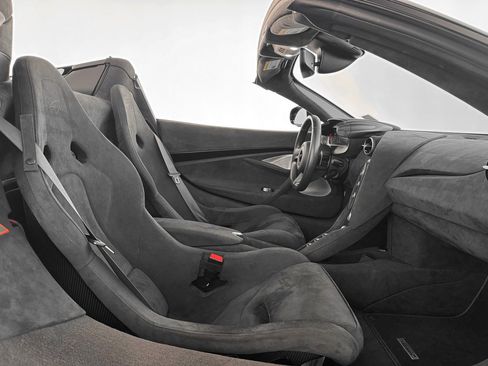 Used 2024 McLaren 750S Spider RWD image 25