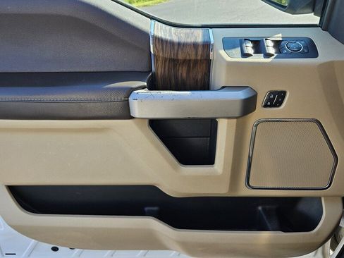 Used 2020 Ford F150 Lariat image 28