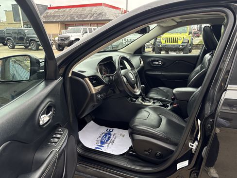 Used 2016 Jeep Cherokee Limited w/ Luxury Group image 10