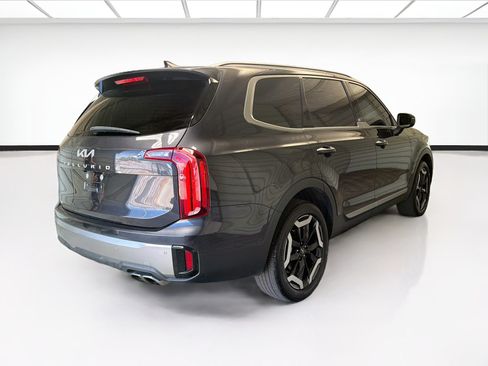 Used 2025 Kia Telluride S FWD image 4
