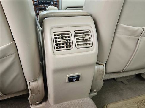 Used 2001 Toyota Avalon XLS FWD image 17