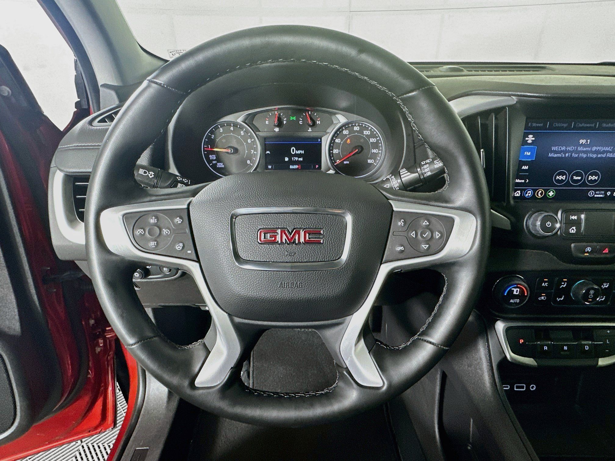 Used 2024 GMC Terrain SLT AWD/4WD image 15