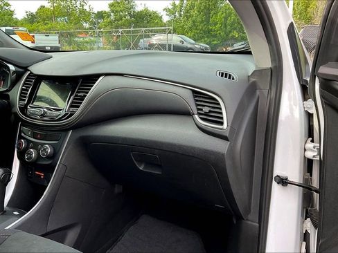 Used 2019 Chevrolet Trax LS FWD image 16