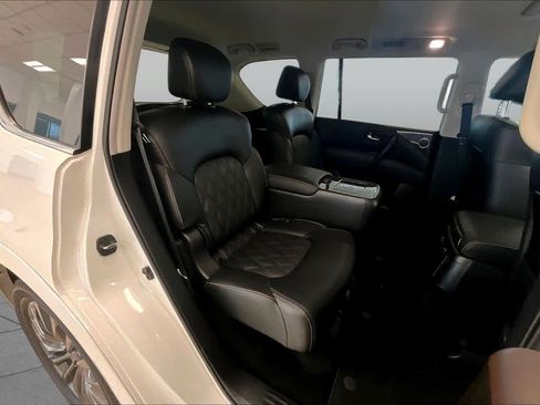 Used 2024 Nissan Armada Platinum w/ Captain's Chairs Package RWD image 19