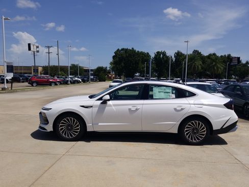 New 2026 Hyundai Sonata SEL FWD image 4