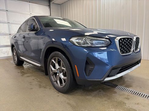 Used 2022 BMW X4 xDrive30i w/ Convenience Package AWD/4WD image 2