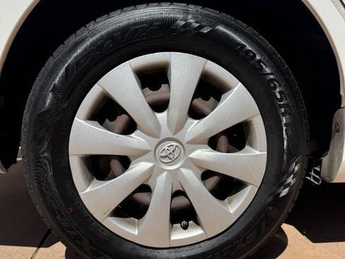 Used 2011 Toyota Corolla LE FWD image 30