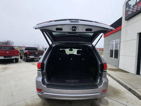 Used 2018 Jeep Grand Cherokee Altitude AWD/4WD image 22