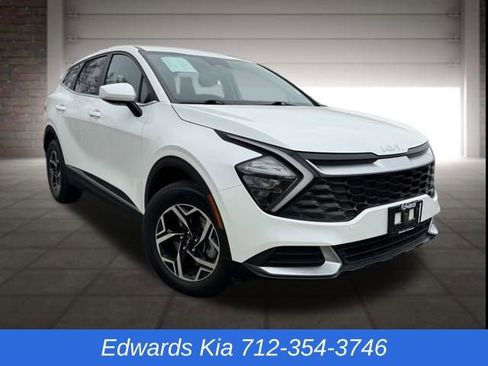 Used 2023 Kia Sportage LX image 1
