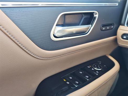 New 2025 INFINITI QX80 Sensory image 40