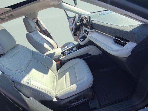 New 2026 Ford Explorer Active AWD/4WD image 29