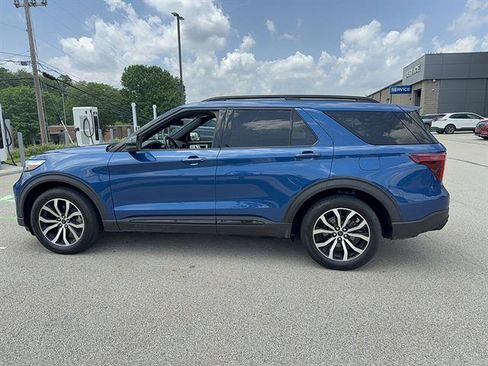 Used 2020 Ford Explorer ST w/ Premium Technology Package AWD/4WD image 2