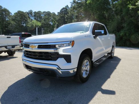 Certified 2024 Chevrolet Silverado 1500 LT AWD/4WD image 5