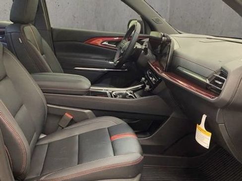 New 2026 Chevrolet Traverse RS w/ LPO, Floor Liner Package AWD/4WD image 23