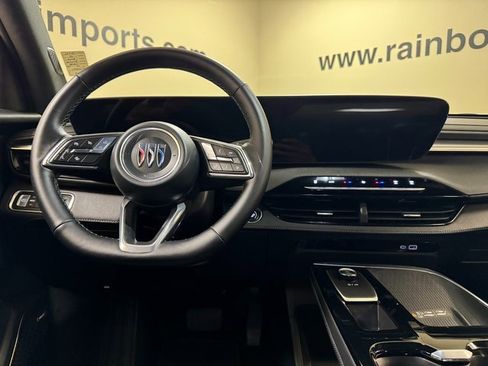 Used 2025 Buick Enclave Sport Touring image 9