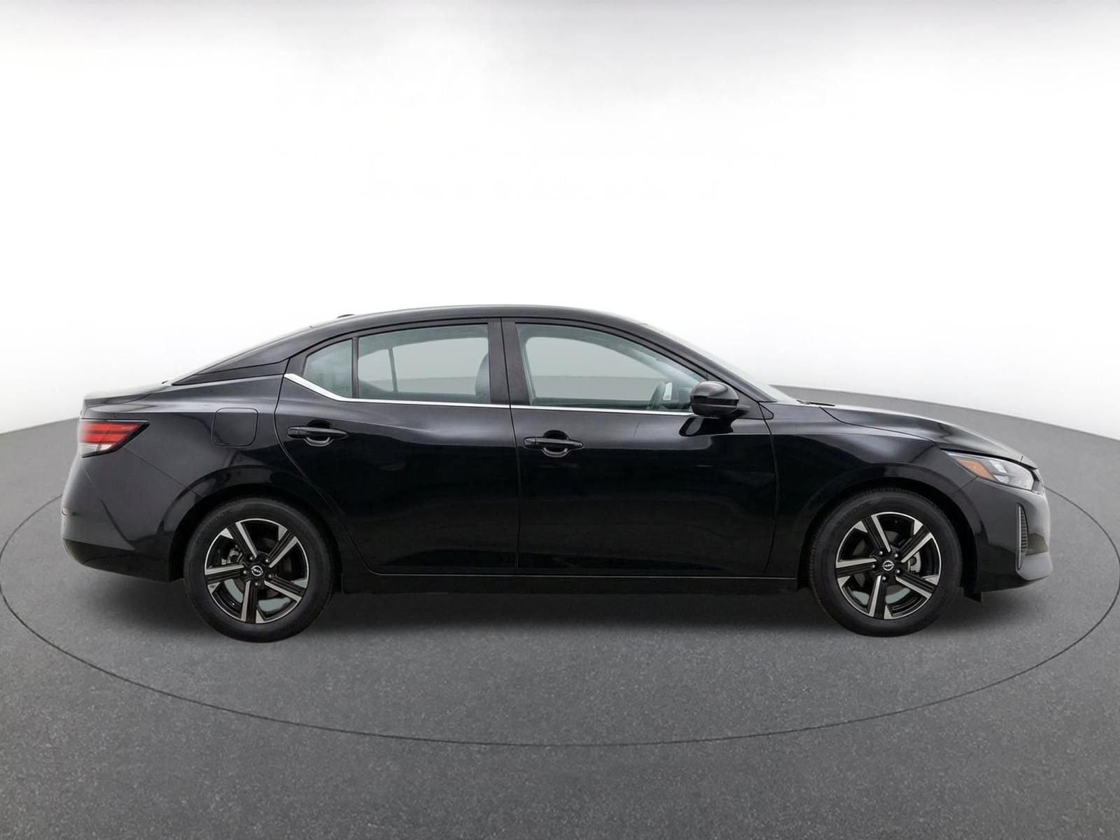 Used 2025 Nissan Sentra SV FWD image 9