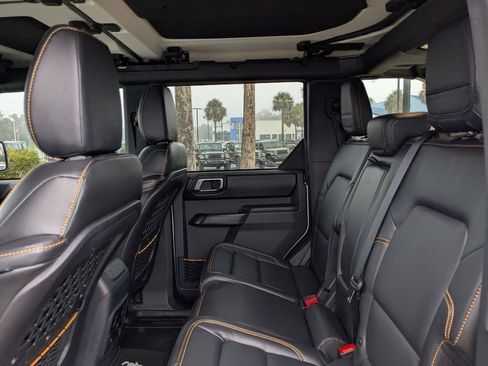 Used 2024 Ford Bronco Badlands image 14