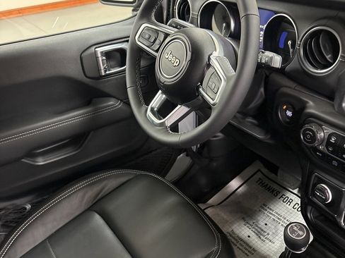 Used 2023 Jeep Wrangler Unlimited Sahara w/ Cold Weather Group image 34