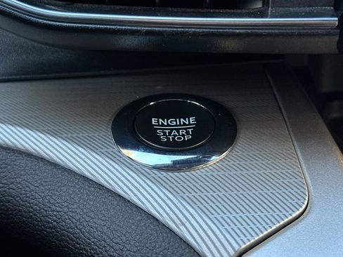 Used 2022 Ford Explorer XLT w/ Equipment Group 202A image 23