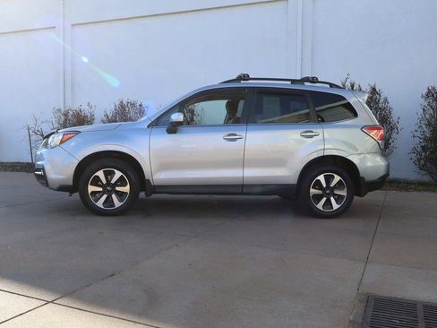 Used 2018 Subaru Forester 2.5i Limited image 3