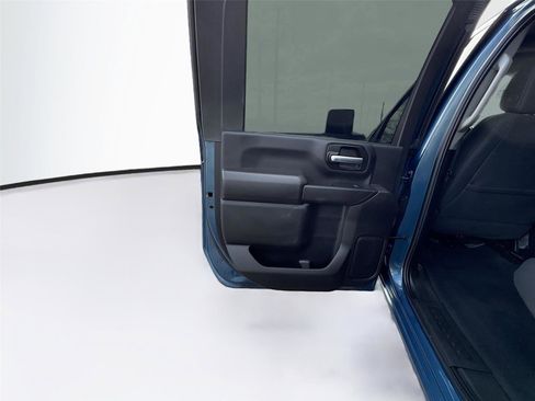 Used 2025 Chevrolet Silverado 2500 Custom w/ Custom Value Package image 15