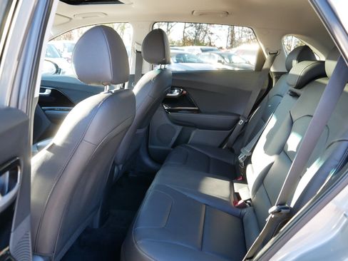 Certified 2022 Kia Niro Touring Special Edition image 34