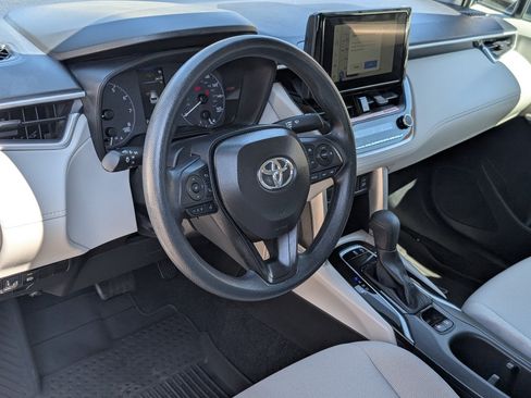 Used 2025 Toyota Corolla Cross L FWD image 14