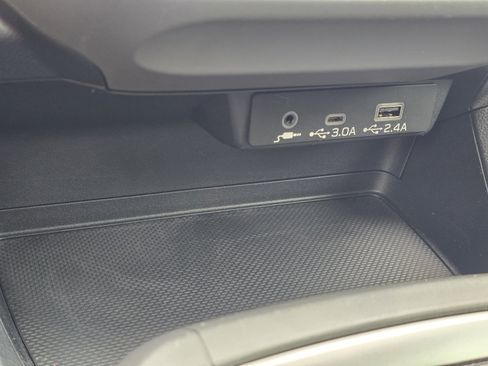 Used 2024 Subaru Crosstrek 2.0i Premium AWD/4WD image 19