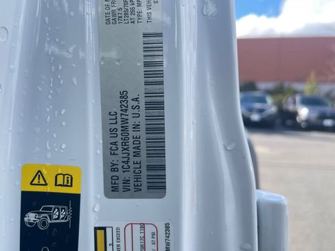 Used 2021 Jeep Wrangler Unlimited Rubicon 4xe image 16