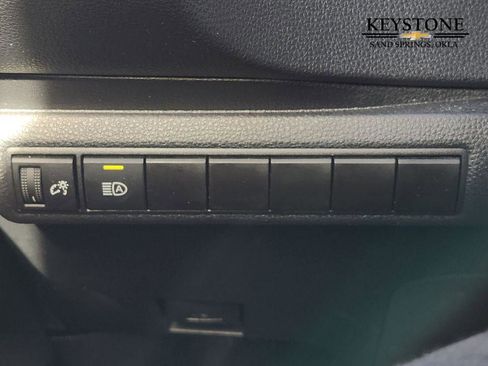 Used 2025 Toyota Corolla LE image 23