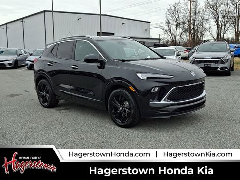 Used 2024 Buick Encore GX Sport Touring image 1