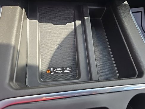 Used 2021 Chevrolet Silverado 1500 High Country w/ Technology Package image 23