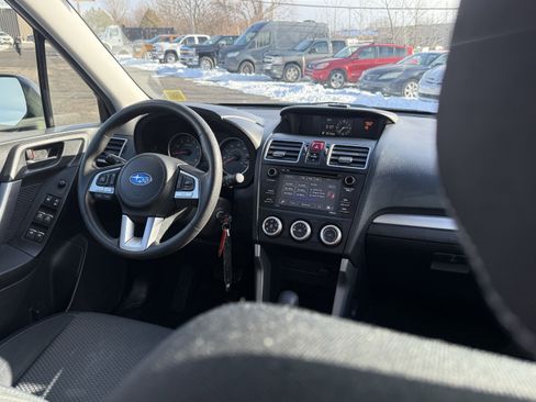 Used 2017 Subaru Forester 2.5i w/ Alloy Wheel Package image 13