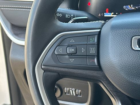 Used 2023 Jeep Grand Cherokee Limited image 28