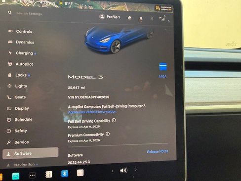 Used 2023 Tesla Model 3 Standard Range image 18