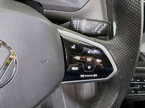 Used 2024 Volkswagen Tiguan SE R-Line image 22