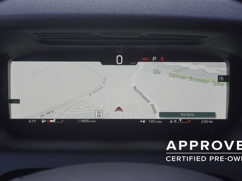 Used 2025 Land Rover Discovery Sport S image 11