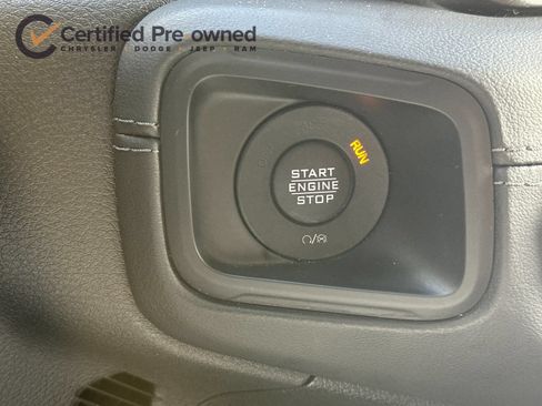 Used 2024 Jeep Gladiator Mojave AWD/4WD image 23