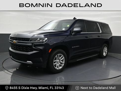 Used 2024 Chevrolet Suburban LS RWD image 1