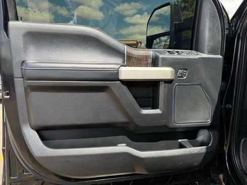 Used 2021 Ford F350 Lariat AWD/4WD image 19
