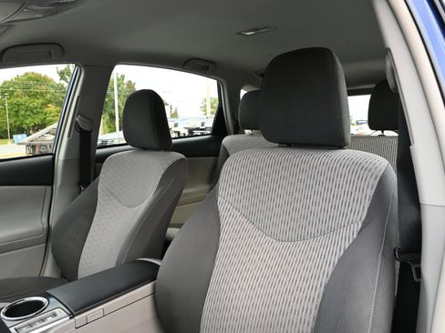 Used 2017 Toyota Prius V Three image 15