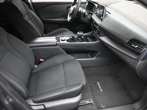 Used 2023 Nissan Rogue S AWD/4WD image 9