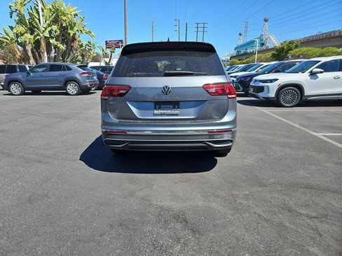 Used 2023 Volkswagen Tiguan SE FWD image 6