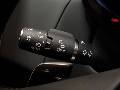 New 2025 Land Rover Range Rover Sport SE image 14