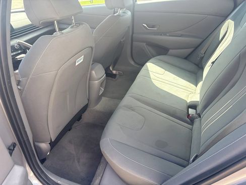 Used 2025 Hyundai Elantra Sport FWD image 9