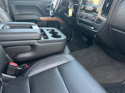 Used 2017 Chevrolet Silverado 2500 LTZ image 16