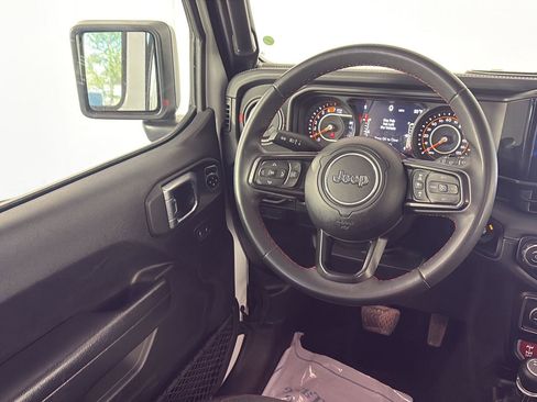 Used 2024 Jeep Wrangler Unlimited Rubicon AWD/4WD image 16