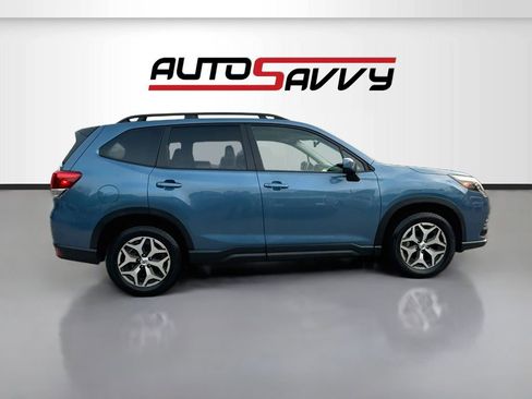Used 2024 Subaru Forester Premium AWD/4WD image 8